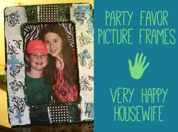 Party Favor Picture Frames from The Happy Housewife