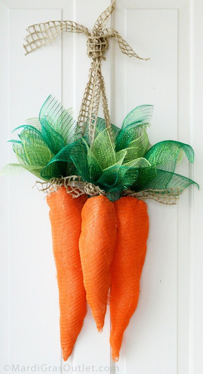 How to Make Deco Mesh Carrot Wreath