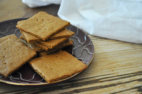 homemade graham cracker recipe - so easy! 