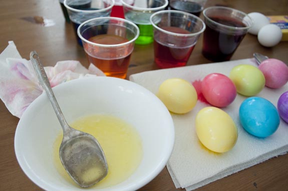 How to dye easter eggs with butter