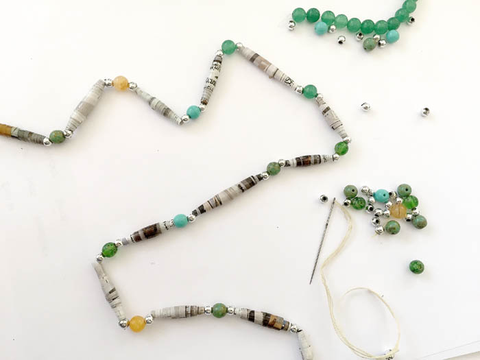 how to make a paper bead necklace