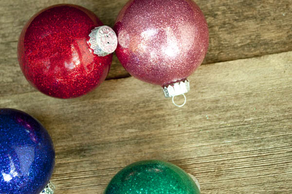 easy glitter ornaments that you can make