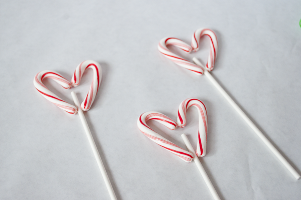 heart lollipops using candy canes