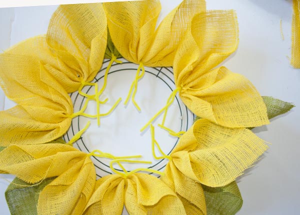 how to make a yellow burlap flower wreath