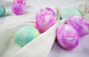 DIY Marbled Easter Eggs – Grab the Shaving Cream and Let’s Marble!