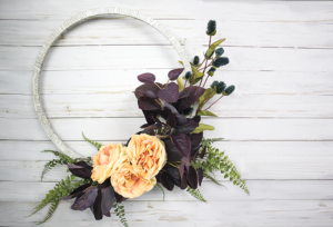 My Favorite Wreath – The DIY Fall Hoop Wreath